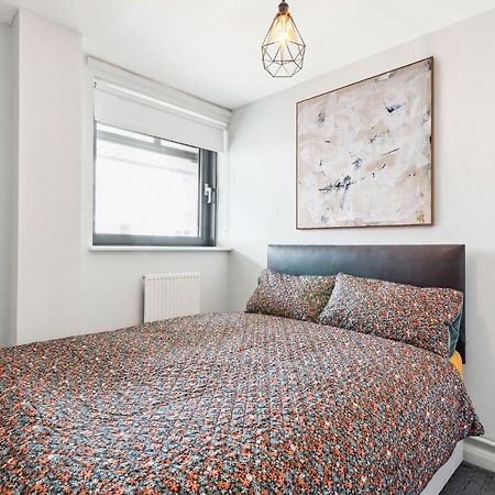 Docklands Cozy View Apartment ลอนดอน ภายนอก รูปภาพ