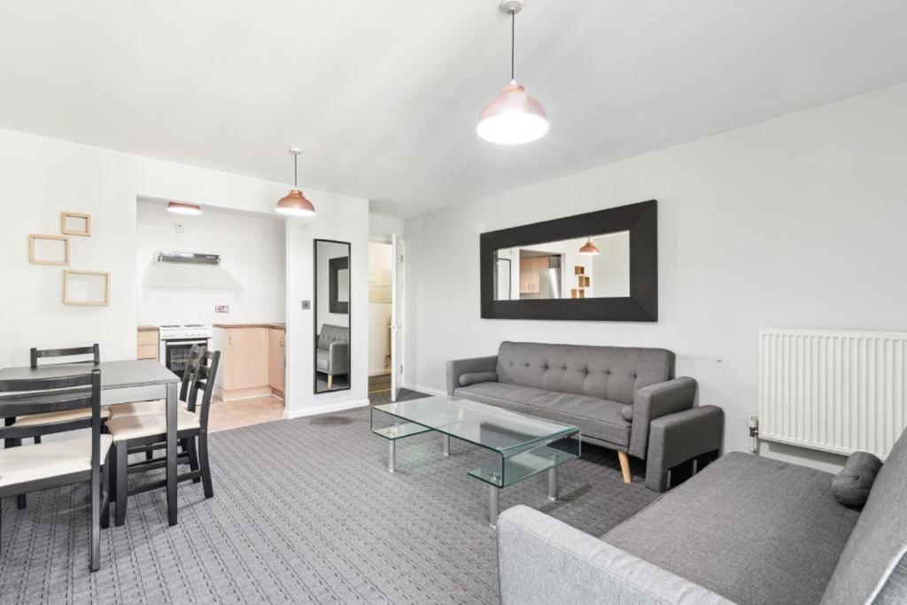 Docklands Cozy View Apartment ลอนดอน ภายนอก รูปภาพ