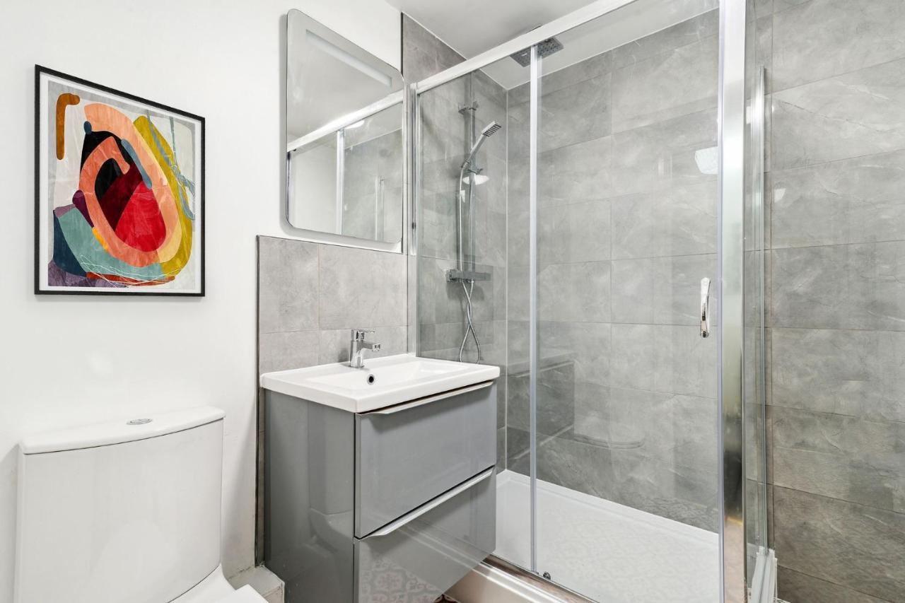 Docklands Cozy View Apartment ลอนดอน ภายนอก รูปภาพ