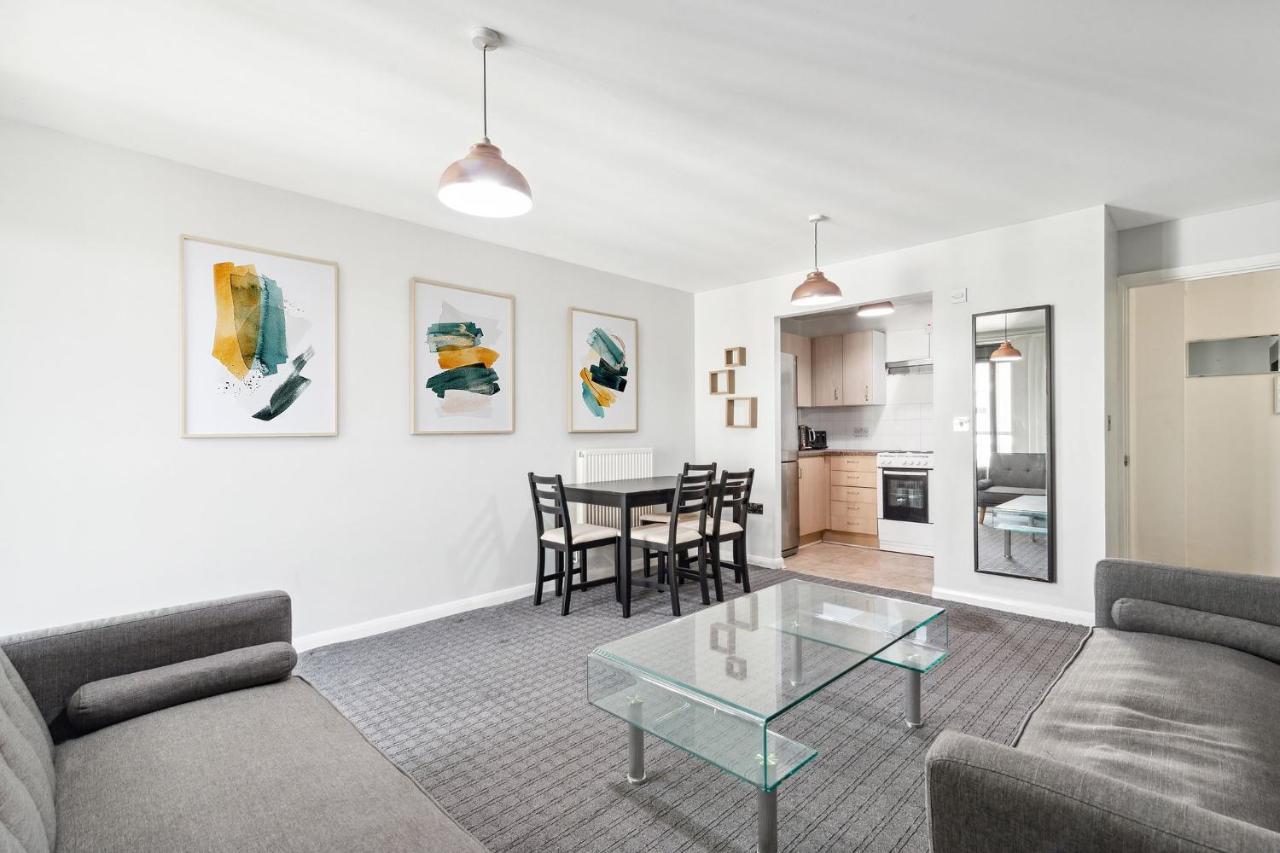 Docklands Cozy View Apartment ลอนดอน ภายนอก รูปภาพ