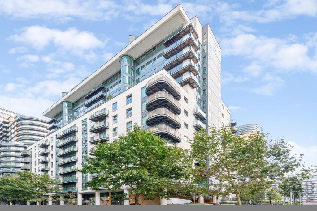 Docklands Cozy View Apartment ลอนดอน ภายนอก รูปภาพ